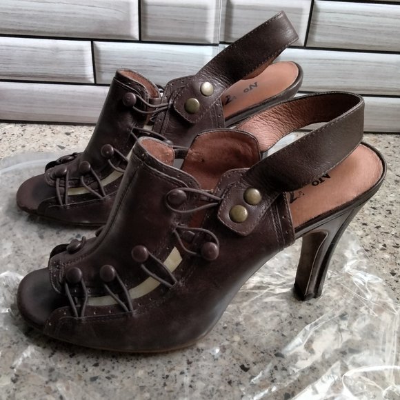 Genuine Leather "Felicia Brown" Bootie with Wood Heel - Picture 3 of 8